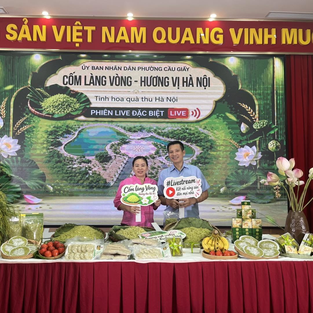 Nghệ nhân gia truyền làm Cốm Làng Vòng